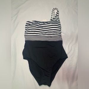 Women’s Tommy Bahama swimsuit Size 6 NWT